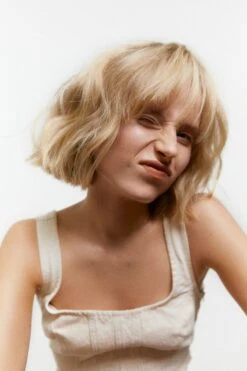 Maria Nila Texture Spray 250ml -Winkel Voor Haarproducten img texture spray 01 2023 09 25